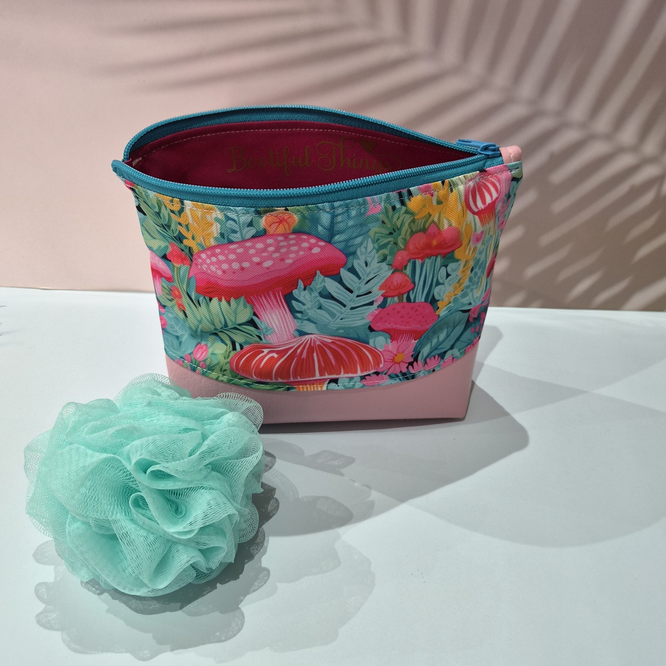 Wash Bag - Image 9